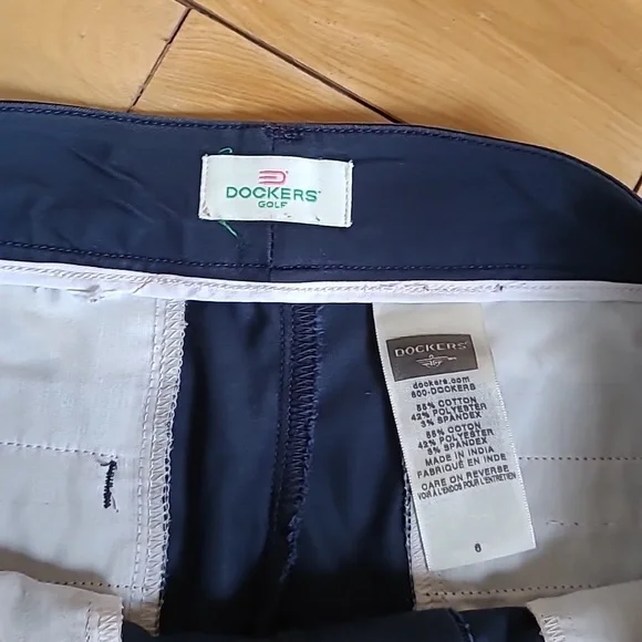 DOCKERS GOLF SIZE 6 SHORT - Picture 2 of 3